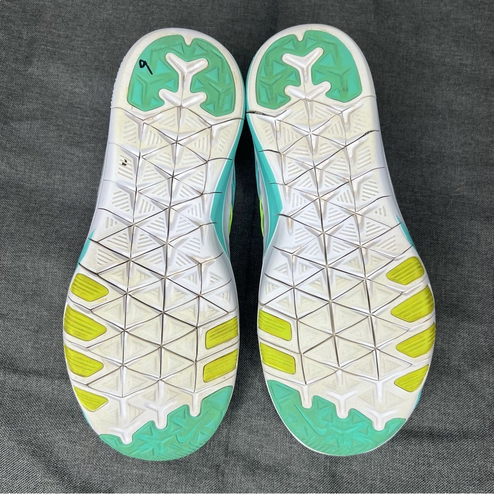Nike “Free” TR6 in Gray with Neon Details Size 6.5 - Picture 13 of 15